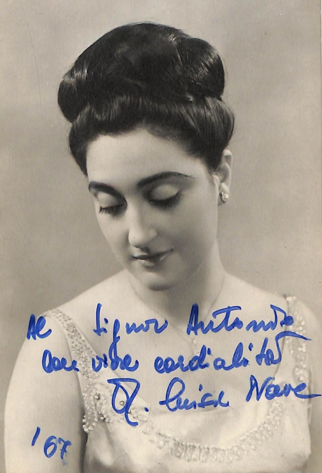 Cartolina fotografica autografa con ritratto di Maria Luisa Nave
