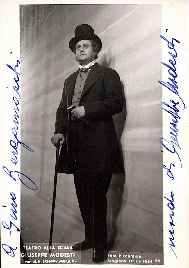 Fotografia di Giuseppe Modesti con dedica autografa firmata